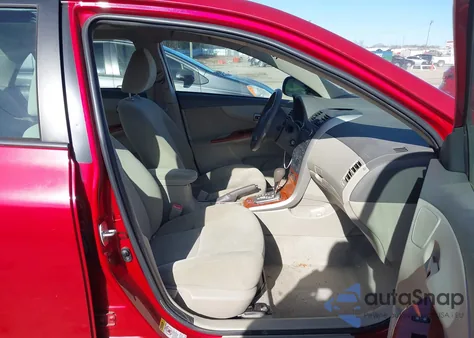 2010 Toyota Corolla Xle z USA, uszkodzony, nr VIN 1NXBU4EE7AZ270678